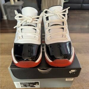 Air Jordan 11 Retro Low Concord-Bred